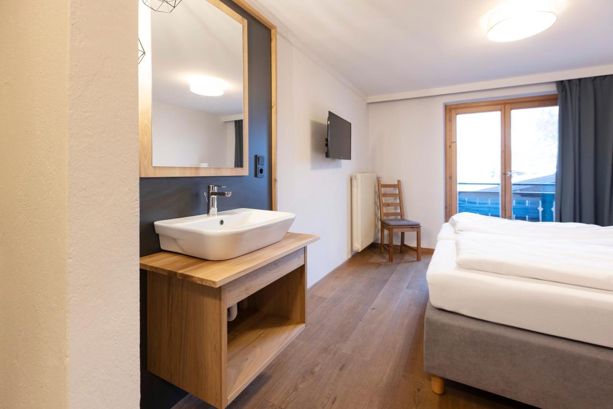 Hotel Pinzgauerhof - Inclusive Evening Dinner And Joker Card In Summer 3*