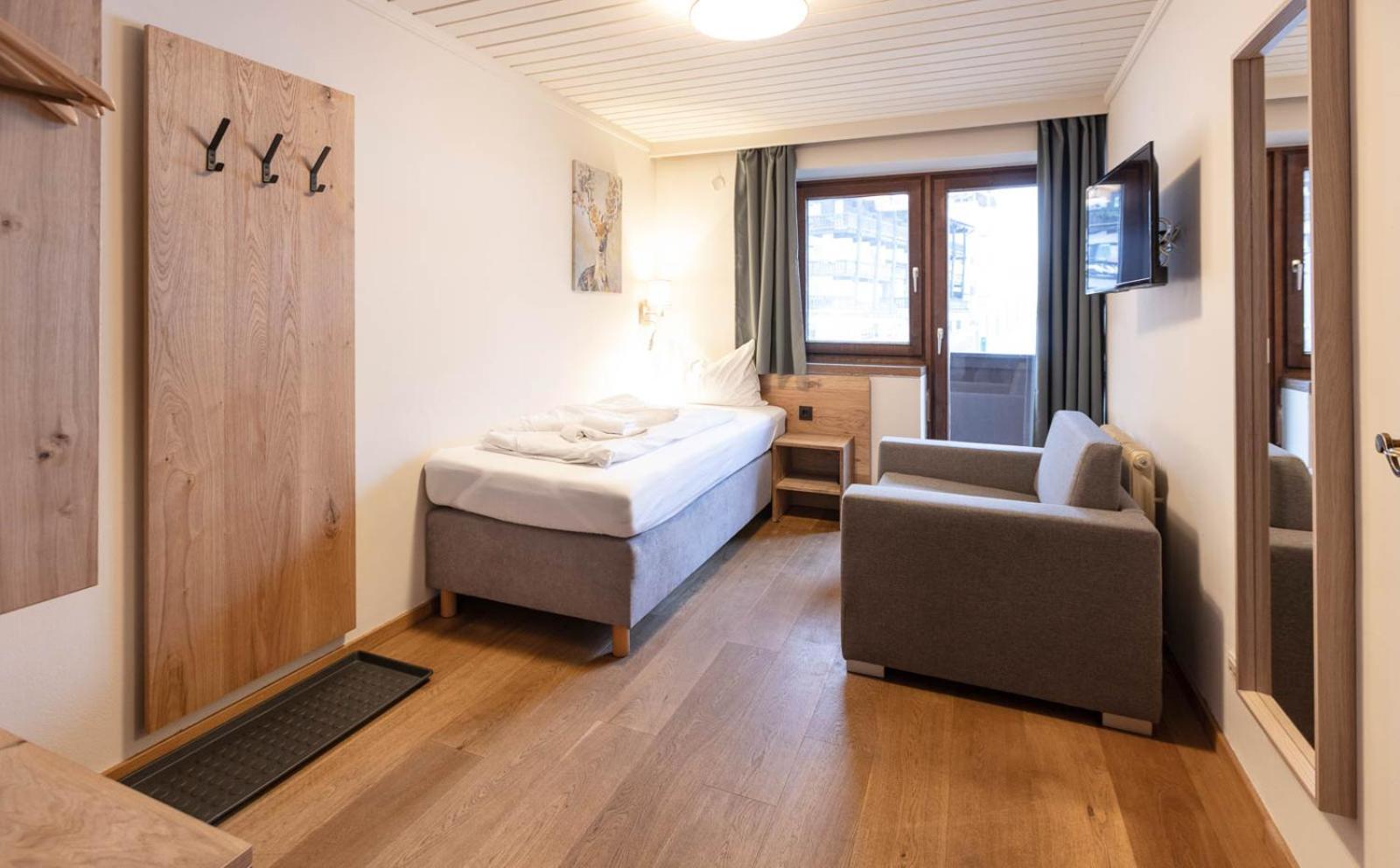 Pinzgauerhof - Inclusive Evening Dinner And Joker Card In Summer Saalbach-Hinterglemm