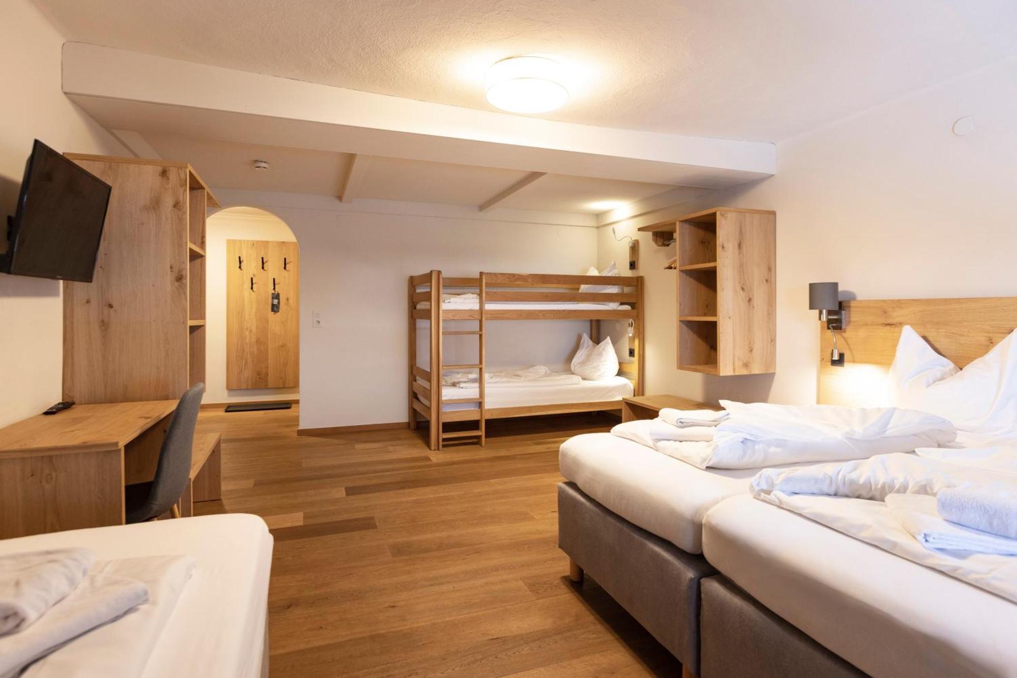 Pinzgauerhof - Inclusive Evening Dinner And Joker Card In Summer Hotel Saalbach-Hinterglemm
